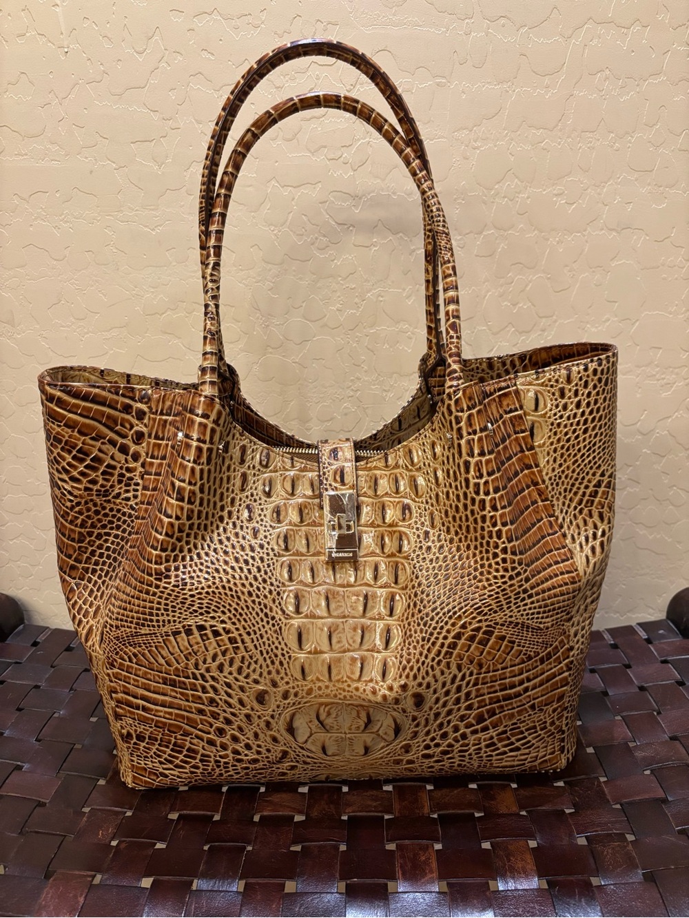 Brahmin Medium Mallory